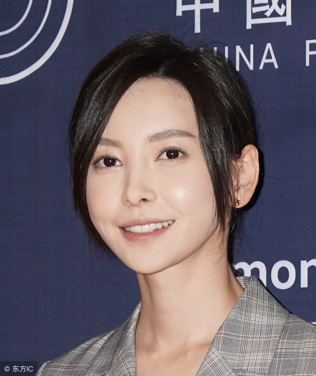 于文文的颜值太有“攻击性”了,冷甜女神帅气迷人!|于文文|女神|专辑_新浪新闻