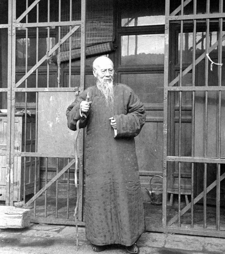 84岁齐白石老照片:妻子刚难产一尸两命,图9画作拍出9亿多人民币