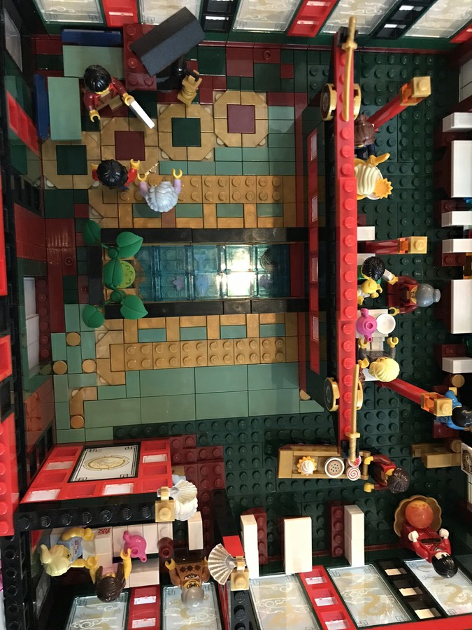 用乐高搭建还原自带防尘罩的中餐厅,像不像一个大排档?