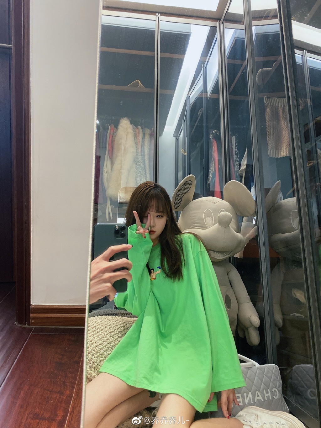 网红美女模特乔乔迷人写真美照欣赏