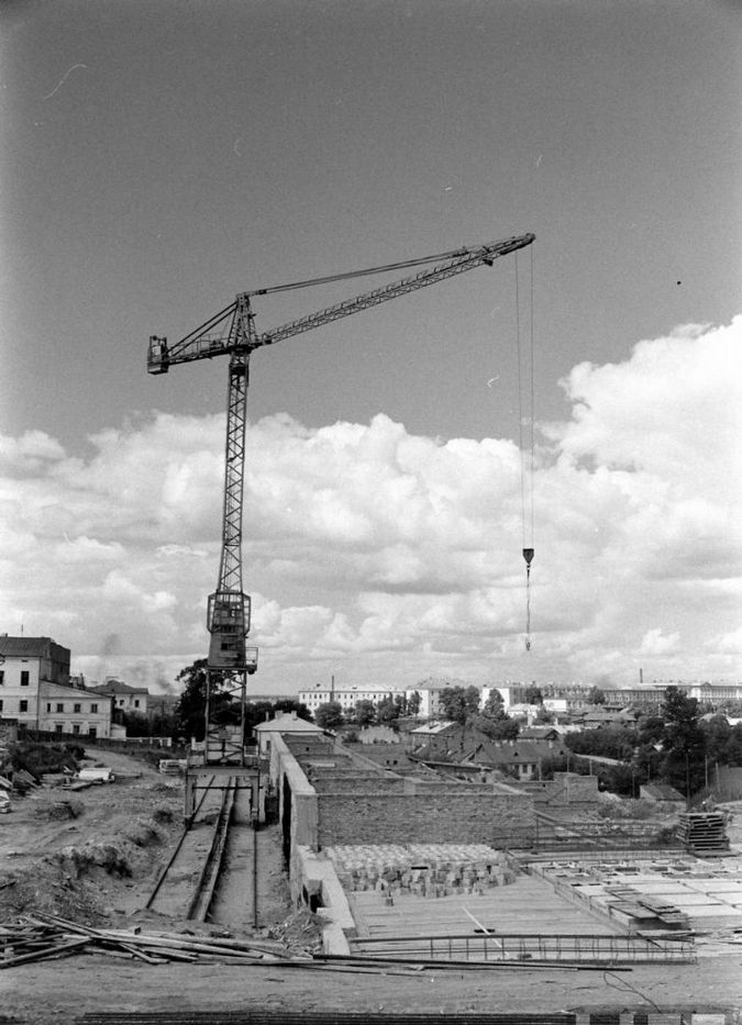 60年代苏联怎样盖楼一座塔吊一堆板子几个工人足矣