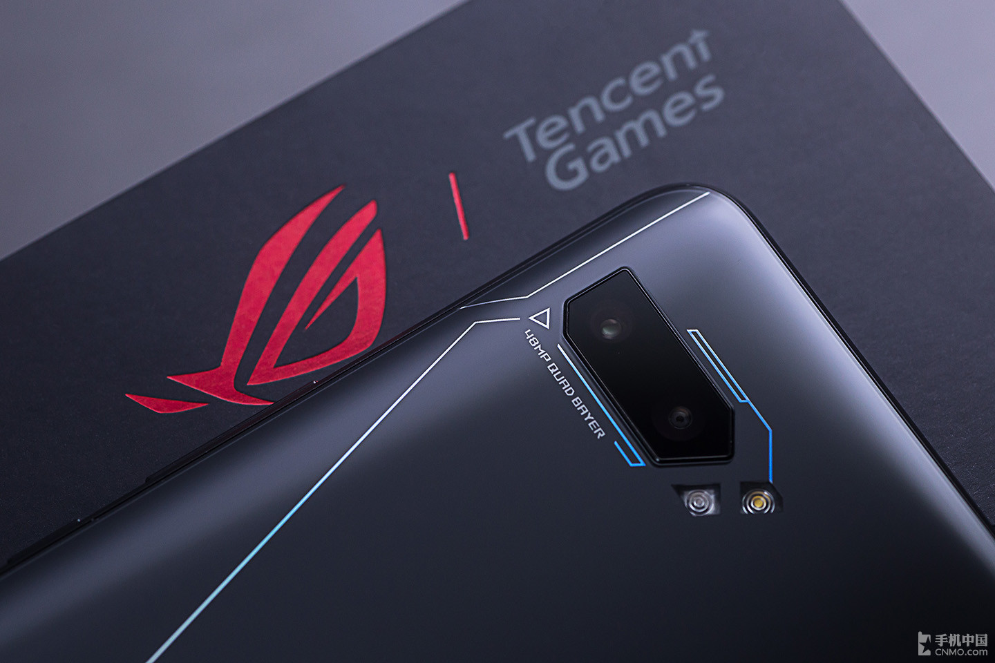 120hz刷新率屏幕沉浸式游戏体验华硕rog游戏手机2图赏