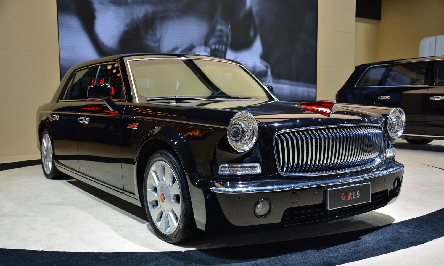 红旗l5并不是想买就能买劳斯莱斯也不过如此