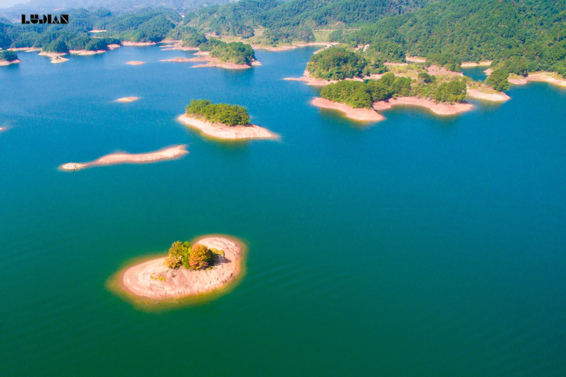 新安江水库可以说是国内最美的人工湖了吧