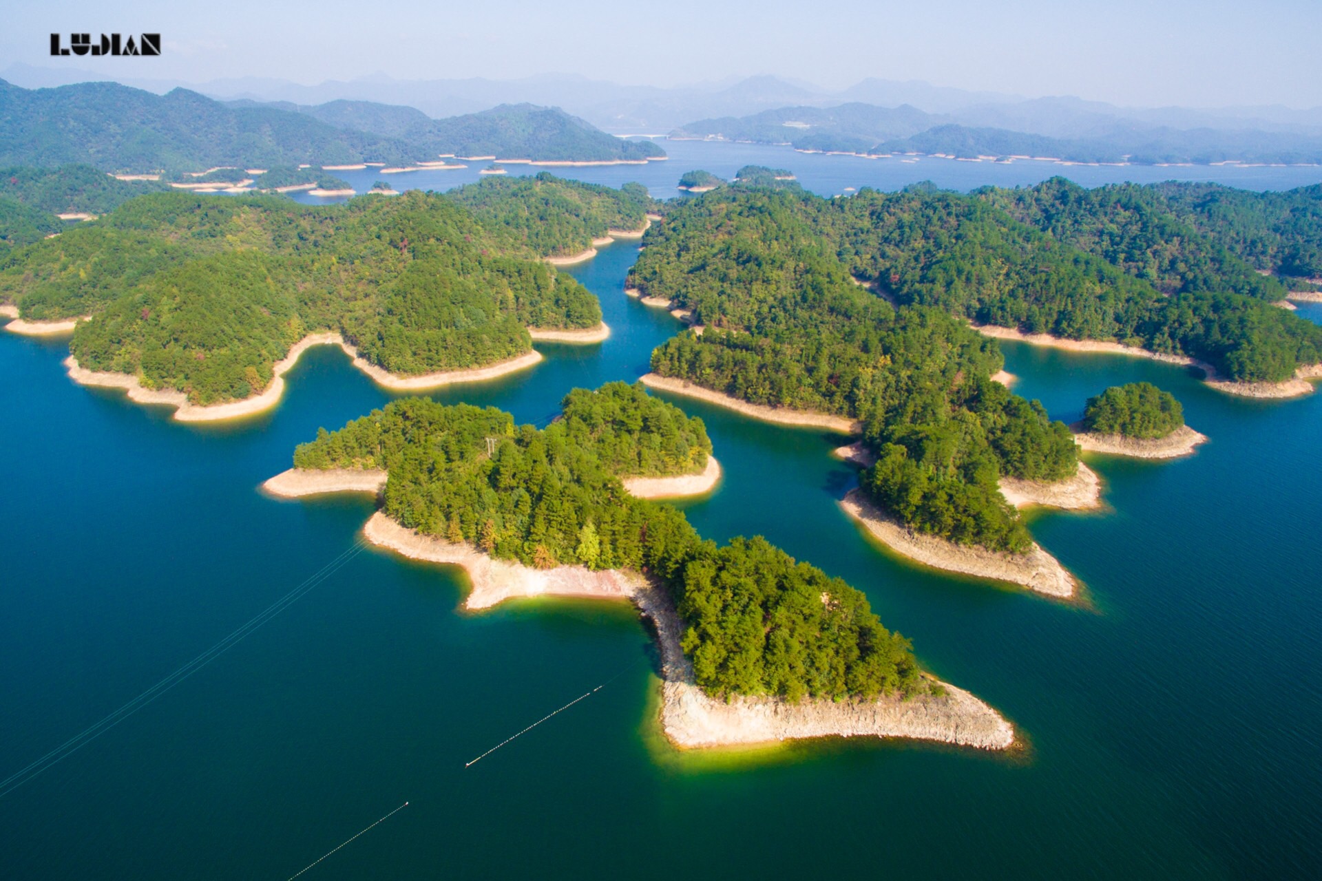 新安江水库可以说是国内最美的人工湖了吧