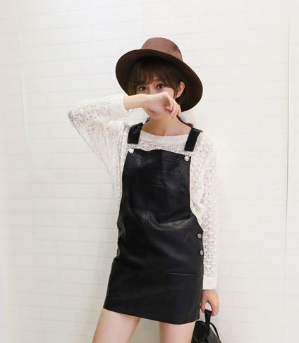 秋装新款时尚潮流运动休闲韩版自然腰PU黑色背带裙