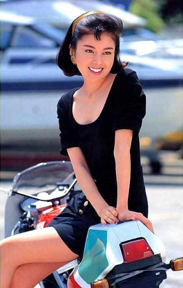 昭和时代最后的绝世美人,一眼惊艳|泽口靖子|美人|日式_新浪新闻