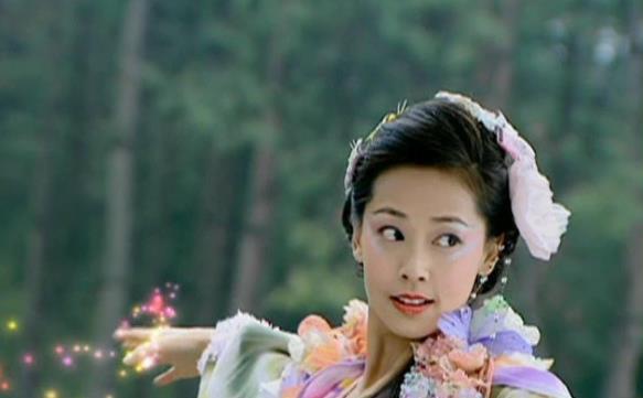 还记得仙剑奇侠传里的彩衣吗她现在长这样了