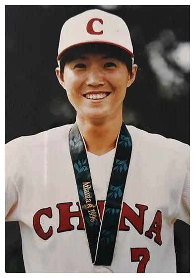 获得亚特兰大奥运会银牌人们感到可惜的是,其实她的起点比吴伟英还高