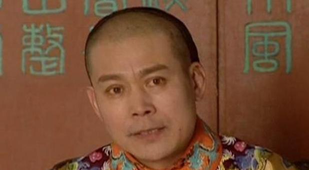 72岁徐敏婚姻坎坷,二婚娶小15娇妻恩爱至今,阖家幸福