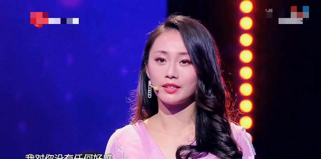 止不住的意外男嘉宾牵手台下美女|新相亲大会|男嘉宾|王楚楚_新浪网