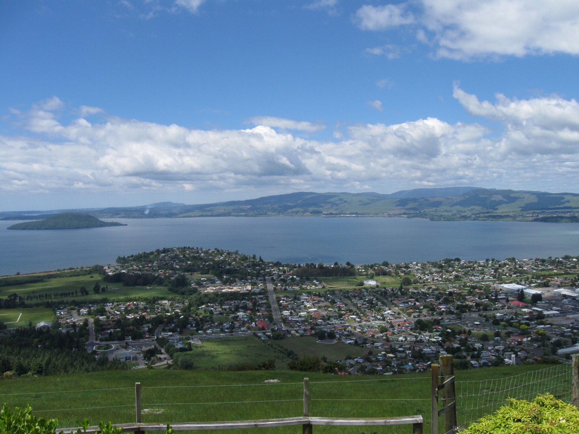 游览 新西兰 罗托鲁瓦 罗托鲁瓦湖 新西兰第三大湖