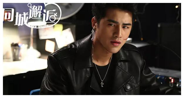 小时代南湘席城今年好事连连郭碧婷订婚了姜潮也快当爹了