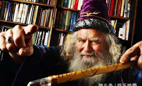 其实早在哈利波特之前,奥伯伦就开始教授魔法了.