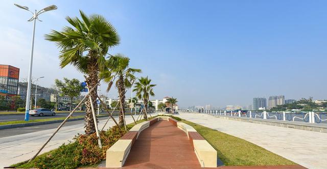 1万平方米,长约1公里,横琴码头广场(图/李建束).