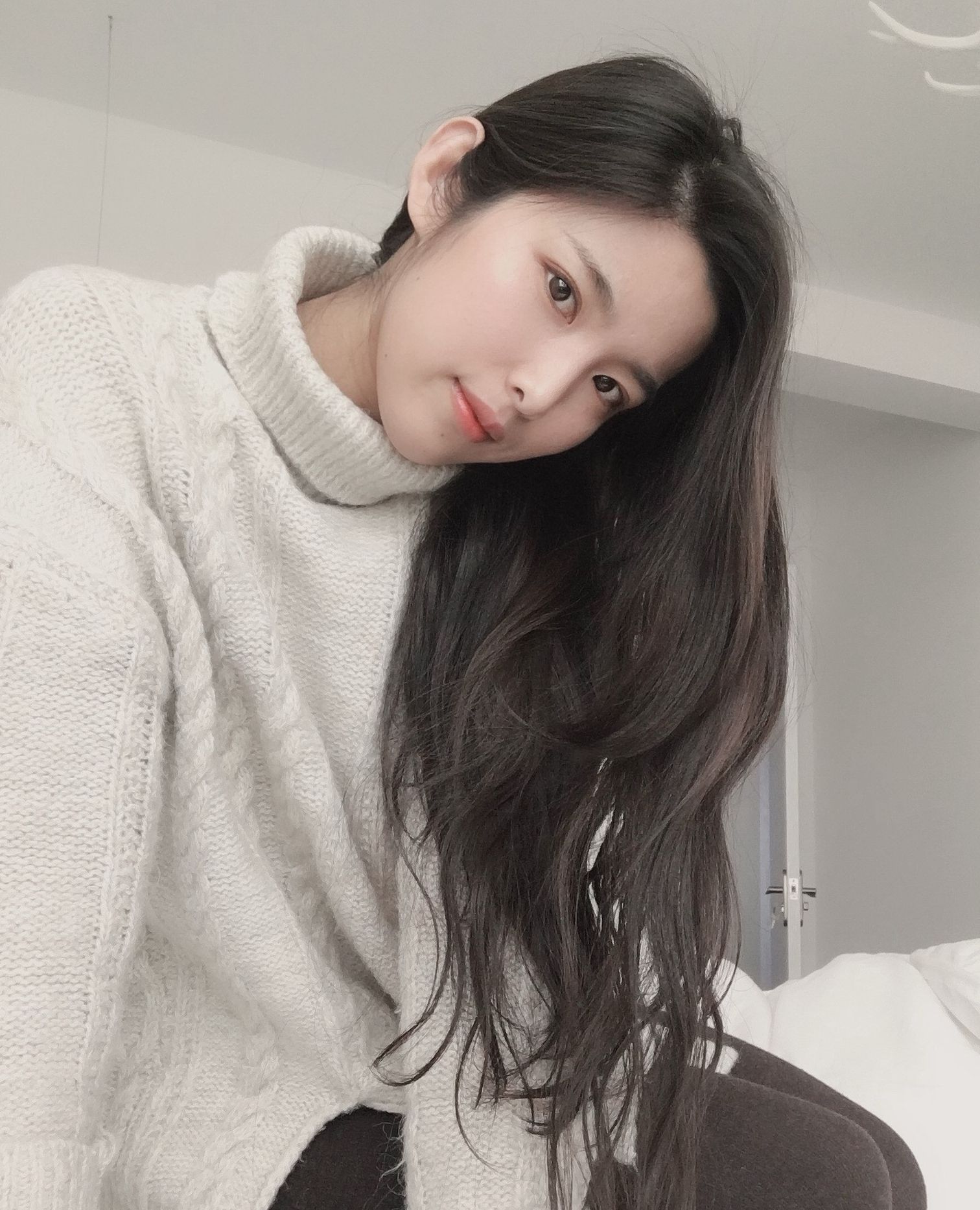 分享一组美照,6张中藏了1张颖儿美照,找得出来吗?