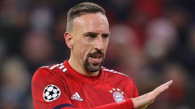 拜仁转会目标萨内重伤,高层已考虑重新签回里贝里