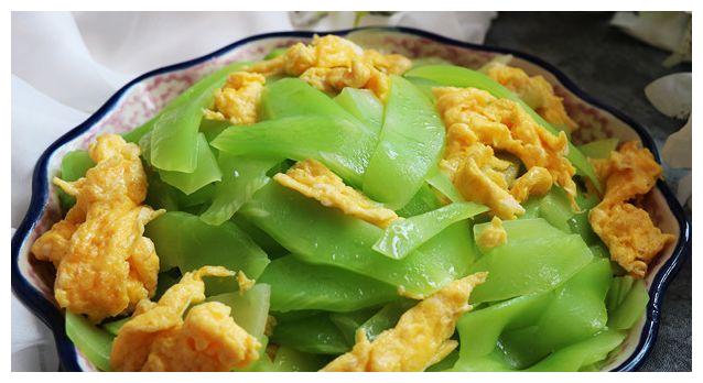 莴笋炒鸡蛋, 颜色明亮味道鲜美, 充满了春天的味道, 瘦身快手菜哦