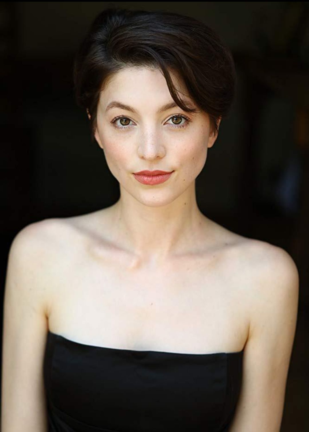 疯狂的外星人里的女特工扮演者 美籍女演员凯特·纳尔逊