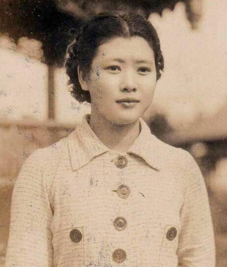 老照片说历史民国泳坛美人鱼中国第一位奥运女选手传奇人生