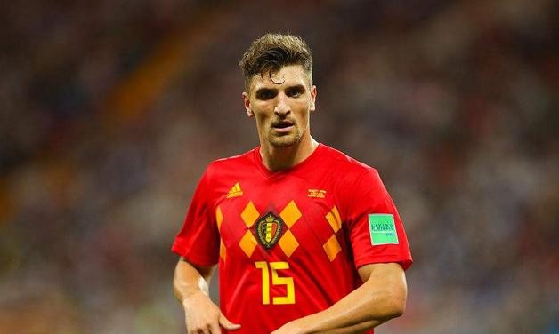 默尼耶来自于比利时,目前他在场上的位置是右后卫,这位比例是现役国脚