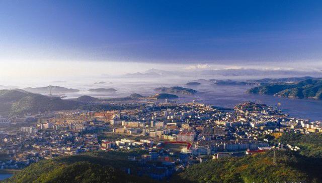 1个乡:衢山镇,高亭镇,东沙镇,岱西镇,长涂镇,岱东镇,秀山乡,岱山县总