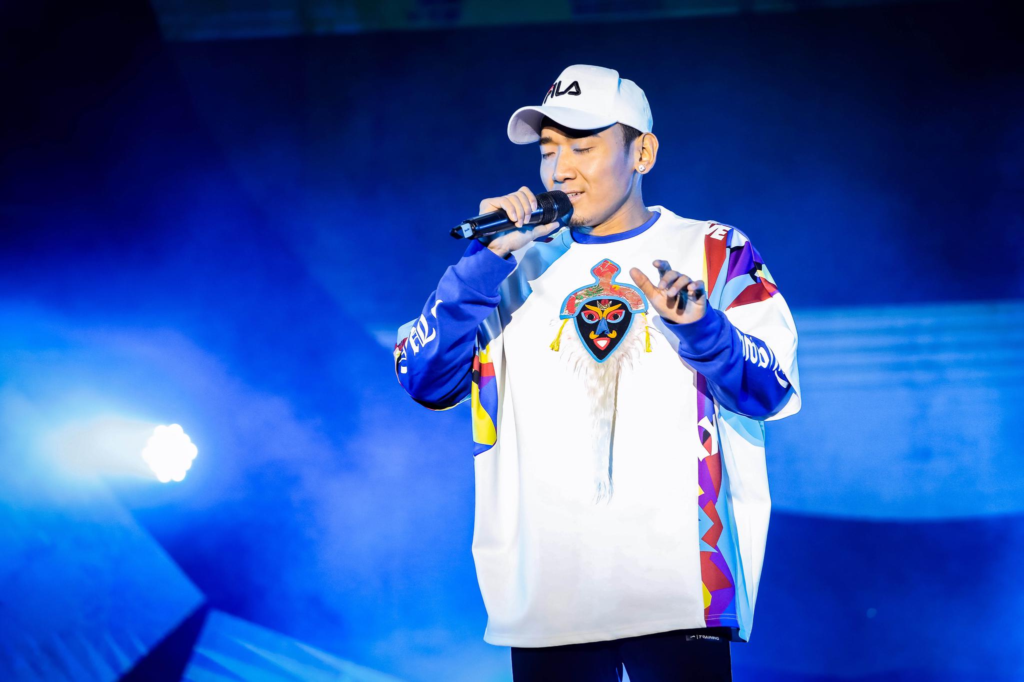 歌手扎西平措获奖项肯定 首张个人ep筹备近尾声