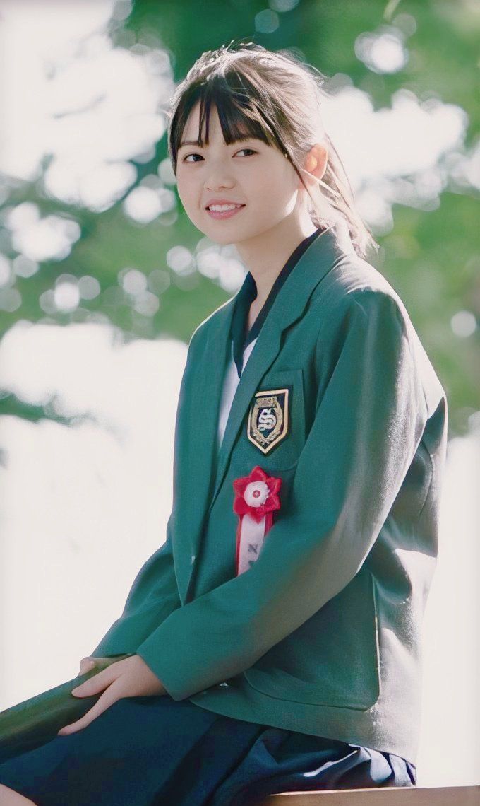 斋藤飞鸟写真,穿校服的她超级可爱