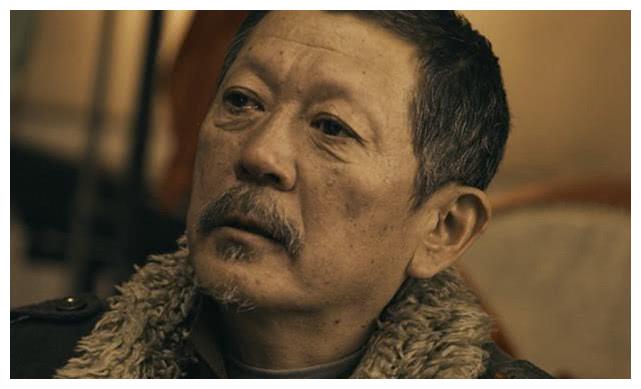 他曾当了半辈子配角,后凭借许老三父亲走红,今值事业顶峰