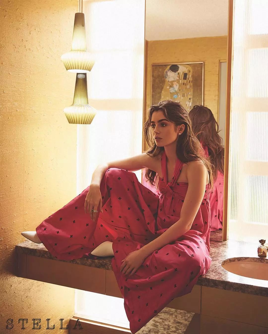 她神似赫本,父母是摇滚巨星,父母是最顶级富婆,真真仙女的新态