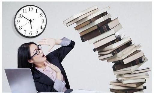 这两年工作压力大又犯小人,但到31岁之后就会时来运转的八字生肖