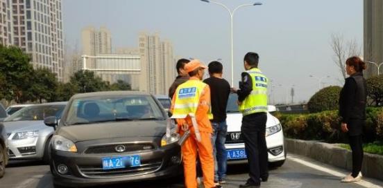 司机持C1驾照开轿车,被交警认定为无证