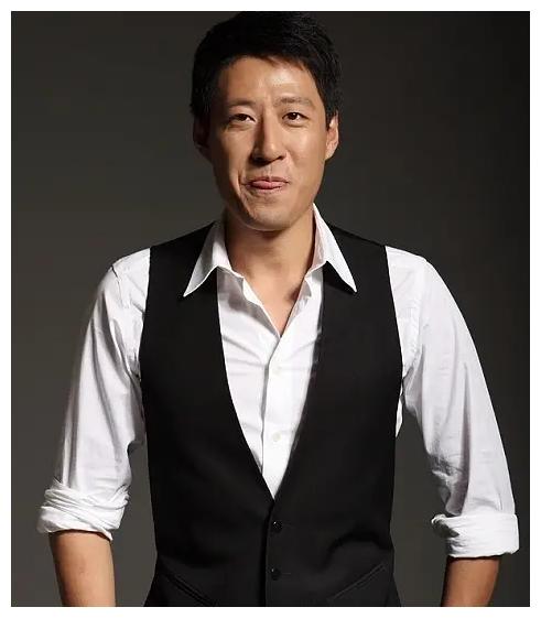 抗战剧第一男神,带着抗日神剧崛起,跟着抗日神剧衰落!