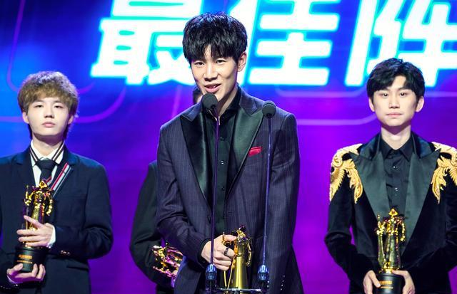 不及关麦,网友:他们2个在ig就没有秘密|阿水|直播间|喻文波_新浪新闻