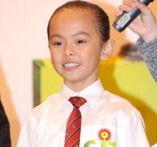 今已是亭亭玉立的大美女|长江七号|富二代|陈俊生_新浪新闻