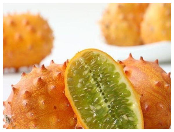 一只毛毛虫,但是它很有营养,而且口感非常的香,绝对是可以一试的水果