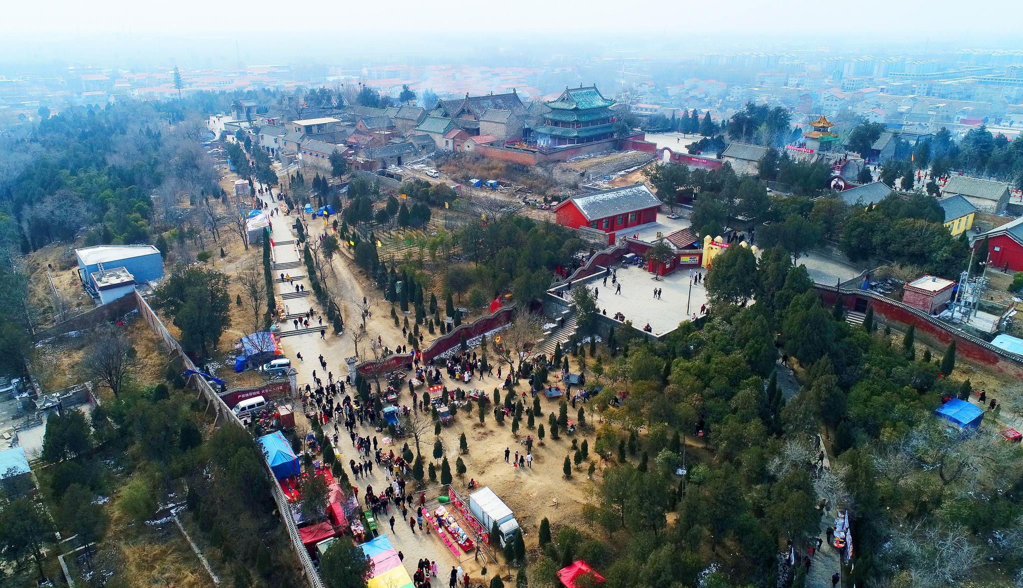 航拍华北最大古庙会 每年数百万人参加 被称“中国式狂欢节”|庙会|浚县|华北|狂欢节|摄影师_新浪新闻