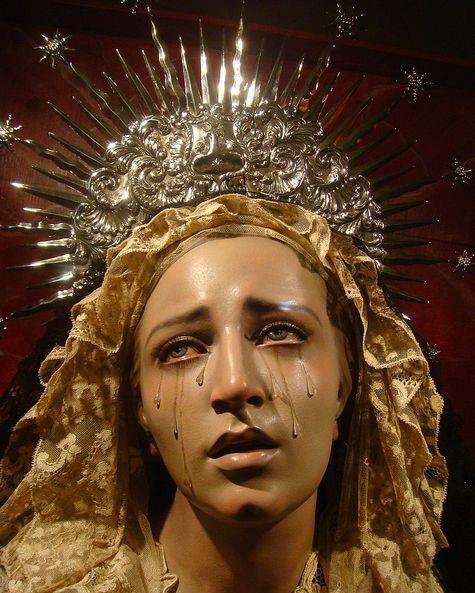 流泪的玛格丽娜圣母太唯美了