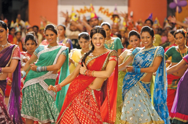 印度舞男女混跳图片
