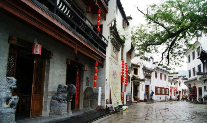 安徽宏村的各个地方,都有着婉约的徽派建筑特色