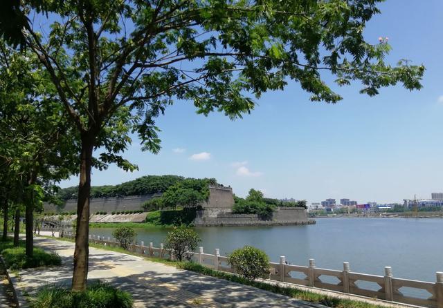 国家湿地公园包含环绕荆州古城的三条河流(护城河,太湖港河,荆襄河)