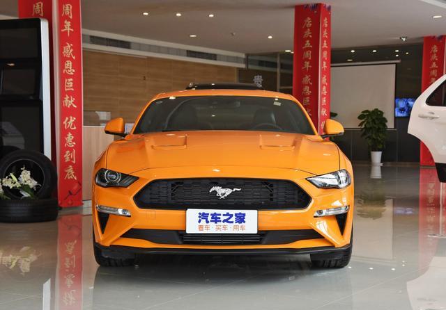 30万左右的平民跑车福特野马