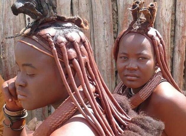 不穿衣服的民族,一辈子不洗澡,女性多过男性十倍!