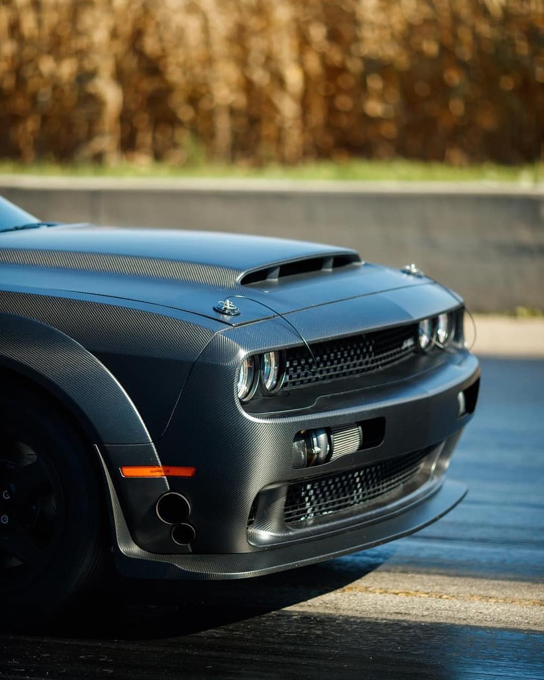 由全碳纤维材质打造的道奇挑战者demon