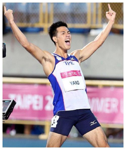 杨俊瀚逆风10秒37放水跑第一,目标:超越苏炳添与谢震业