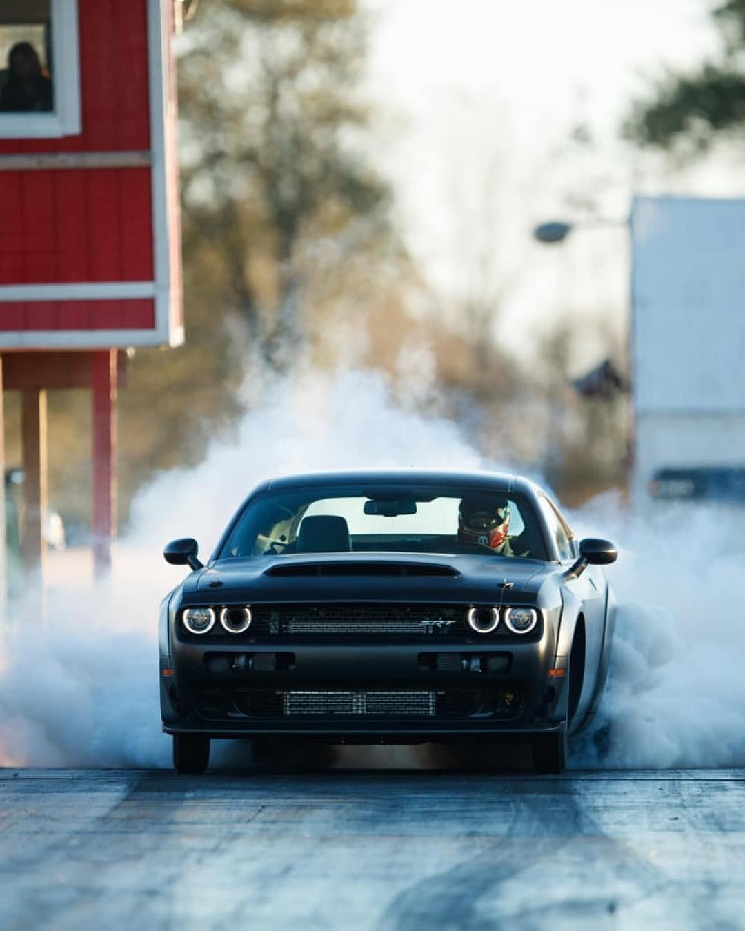 由全碳纤维材质打造的道奇挑战者demon