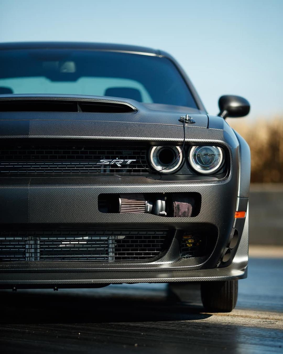 由全碳纤维材质打造的道奇挑战者demon