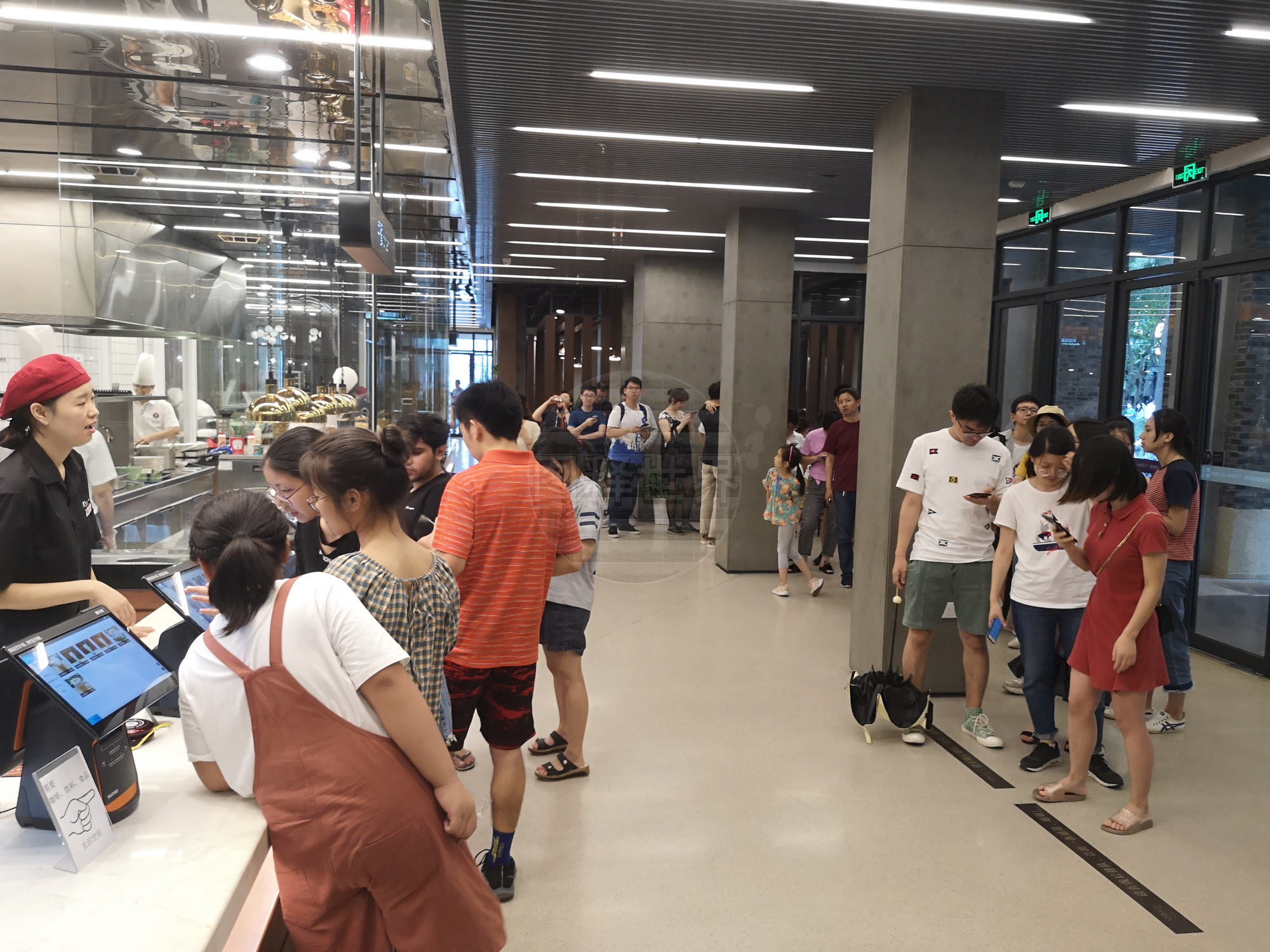 浙江大学网红西餐厅市价80多牛排只需33元校外市民排队蹭美食