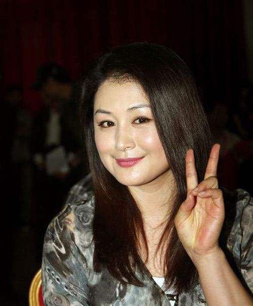 中谢大脚的脚到底有多大看完这组照片你就知道了