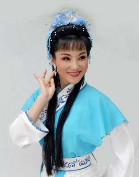 杨俊,黄梅戏表演艺术家,嗓音甜润亮丽厚实!